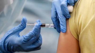 Mario Tama - Does the flu shot affect my chances of getting coronavirus? - fox29.com