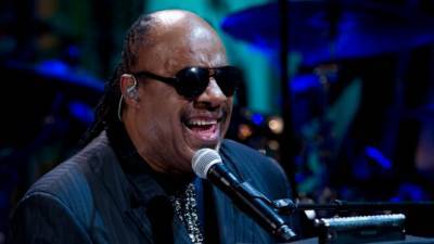 Stevie Wonder gives fans health update after kidney transplant: 'My voice feels great' - foxnews.com - county Hand