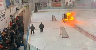 Ice resurfacer catches fire on hockey rink in dramatic video - globalnews.ca - New York - Egypt