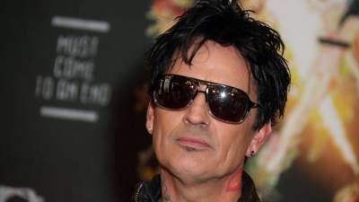 Tommy Lee - Mötley Crüe drummer Tommy Lee plans to leave US if Trump wins re-election - fox29.com - Usa - Greece - city London
