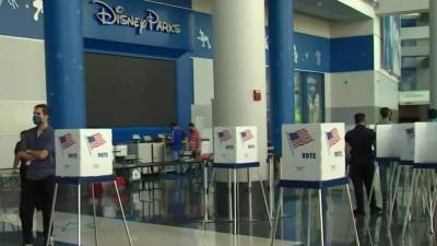 Buddy Dyer - Election workers transform Amway Center into early voting site - clickorlando.com - state Florida - county Orange