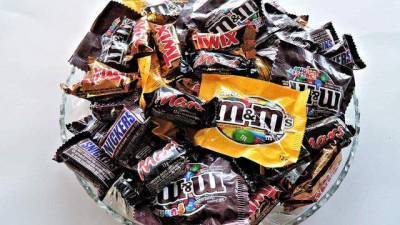 Health System - Should parents sanitize Halloween candy when kids get home from trick-or-treating? - clickorlando.com