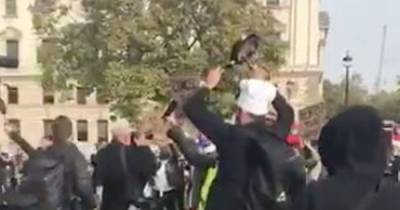 Boris Johnson - Angry chefs bang saucepans in Parliament Square as businesses crippled by Covid - dailystar.co.uk - Britain