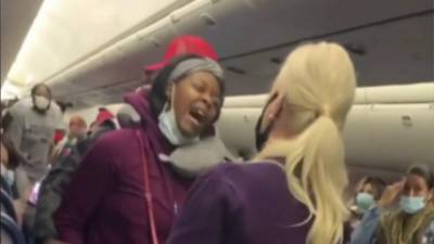 Video: Woman hits Delta employee during dispute about masks on Florida flight - clickorlando.com - state Florida - county Miami - city Atlanta, county Miami