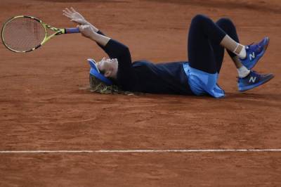 Roland Garros - Sofia Kenin - The Latest: Collins wins to set up all-American quarterfinal - clickorlando.com - Usa - France - Australia - Tunisia