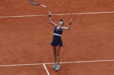 Roland Garros - First female qualifier reaches French Open semifinals - clickorlando.com - Britain - France - Argentina