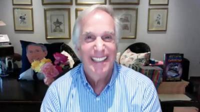 Kevin Frazier - Henry Winkler - Henry Winkler on Adjusting to Quarantine Lifestyle and Why He Just Shaved His 'COVID Beard' (Exclusive) - etonline.com