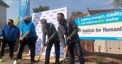 Habitat for Humanity breaks ground on homes for 2 St. Thomas families - globalnews.ca