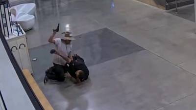 Authorities release video showing disturbing attack on LAPD officer inside Harbor Station - fox29.com - Los Angeles - city Los Angeles