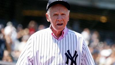 Baseball Hall of Famer Whitey Ford dead at 91 - fox29.com - New York - city New York
