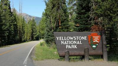 Veterans, Gold Star families to get lifetime passes to US national parks - fox29.com - Usa - county Park - state Montana - state Wyoming