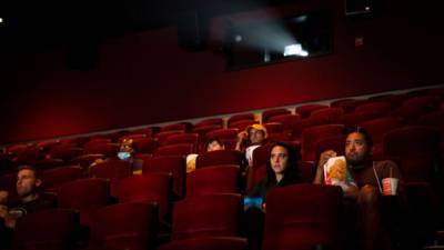 AMC launches private theater rentals nationwide after pilot program entices moviegoers - fox29.com - Los Angeles - city Chicago