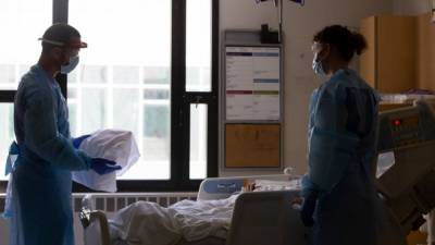 William Hanage - US hospitalizations hit record high amid coronavirus surge - fox29.com - New York - Usa