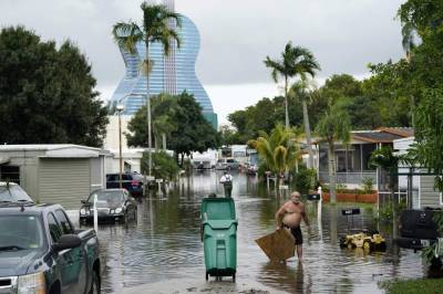 PHOTOS, VIDEOS: Florida sees flooding as Tropical Storm Eta inches closer - clickorlando.com - state Florida - county Bay - city Tampa, county Bay - Mexico - county Gulf