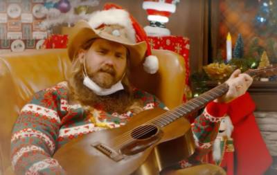 Chris Stapleton - Chris Stapleton Wants Everyone To ‘Disinfect The Halls’ With New COVID Christmas Album On ‘Kimmel’ - etcanada.com - state Tennessee