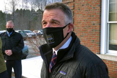 Vermont governor bans 'multi-household social gatherings' in new coronavirus crackdown - foxnews.com - state Vermont