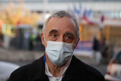 Amid virus surge, Paris hospitals begin to see signs of hope - clickorlando.com - city Paris
