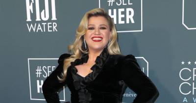 Kelly Clarkson - Kelly Clarkson tests negative for COVID-19 after staffers' positive tests - wonderwall.com