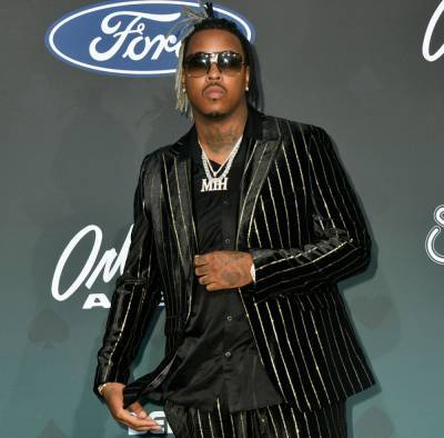 R&B Singer Jeremih On A Breathing Ventilator In ICU & 'Fighting For His Life' Battling COVID-19 - perezhilton.com - city Chicago - county Prince William