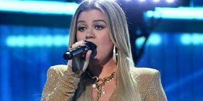 Kelly Clarkson - Kelly Clarkson Tests Negative for Coronavirus Amid Show Outbreak - justjared.com - city Atlanta - city Chicago