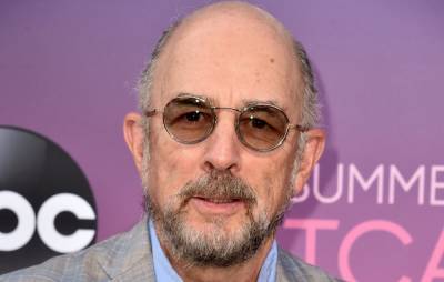 Richard Schiff - Sheila Kelley - ‘The West Wing’ star Richard Schiff has been hospitalised with COVID-19 - nme.com - Usa