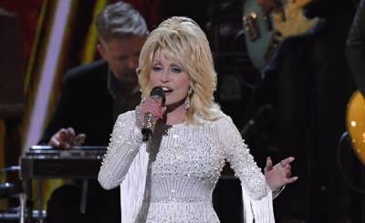 Dolly Parton Praised By Fans After Donating $1-Million To Coronavirus Vaccine Research - etcanada.com - state Massachusets