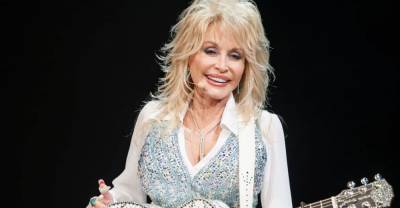 Dolly Parton - Naji Abumrad - Dolly Parton contributed $1 million to a promising COVID vaccine’s development - thefader.com