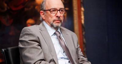 Richard Schiff - Actor Richard Schiff from ‘The Good Doctor’ hospitalized with COVID-19 - globalnews.ca