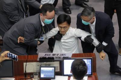 3 former pro-democracy lawmakers arrested in Hong Kong - clickorlando.com - Hong Kong - city Hong Kong