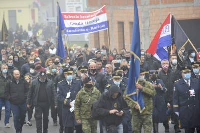 Thousands march in Croatia to honor war city despite virus - clickorlando.com - Croatia - city Zagreb