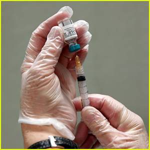 Pfizer Reveals Their Coronavirus Vaccine Is 95% Effective After Completing Third Study Trial - justjared.com