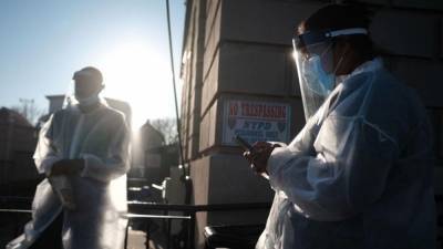 US sees record new COVID-19 cases, deaths, hospitalizations in 'critical moment' of pandemic - fox29.com - Usa - city New York