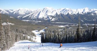 Lake Louise - Canadian ski resorts seeing busy start to season thanks to COVID-19 - globalnews.ca