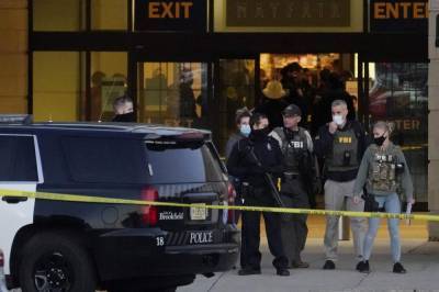 Police search for suspect in Wisconsin mall shooting - clickorlando.com - state Wisconsin