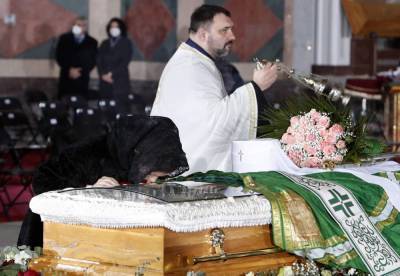Serbian patriarch buried with few virus measures in place - clickorlando.com - Serbia - city Belgrade