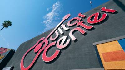 Guitar Center files for Chapter 11 bankruptcy amid ongoing COVID-19 pandemic - fox29.com - Usa - Los Angeles - county Rock