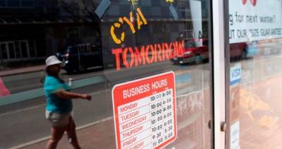 Manitoba non-essential stores adapt while COVID-19 surge prompts closures - globalnews.ca