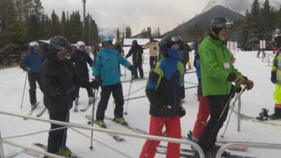Ski resorts seeing busy season start thanks to COVID-19 - globalnews.ca