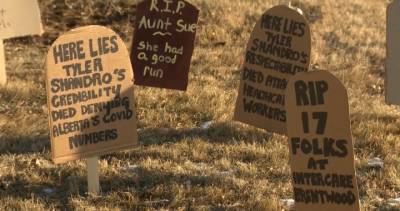 Tyler Shandro - Makeshift graveyard outside Alberta health minister’s office criticizes COVID-19 response - globalnews.ca
