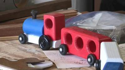 83-year-old man continues to make toys for underprivileged kids amid holiday season - clickorlando.com - state Florida - county Volusia