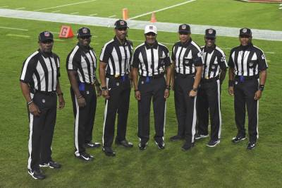 Troy Vincent - NFL makes history with all-Black officiating crew for MNF - clickorlando.com - Los Angeles - county Bay - city Tampa, county Bay