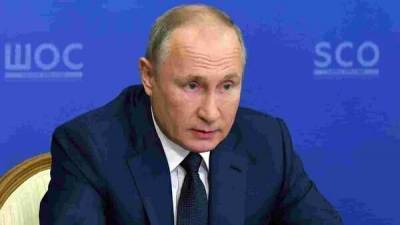 Vladimir Putin - Dmitry Peskov - Putin can’t take Russia’s ‘safe’ covid vaccine, Kremlin says - livemint.com - Russia