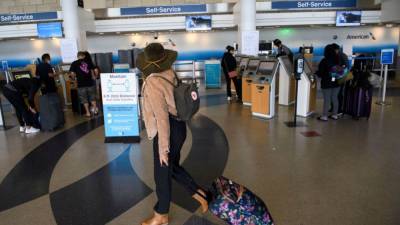 Eric Garcetti - Travelers to Los Angeles will have to sign quarantine form starting Wednesday - fox29.com - Los Angeles - state California - city Los Angeles - county Los Angeles