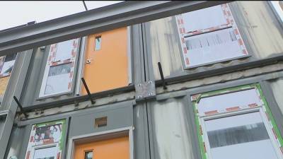 Shipping containers in South Los Angeles becoming homes for the homeless - fox29.com - Los Angeles - city Los Angeles