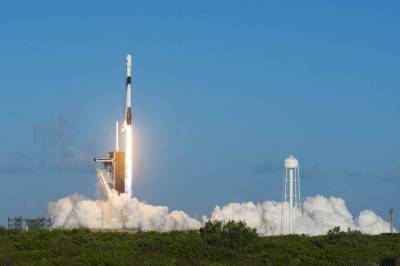 Weather looks clear for SpaceX Starlink launch as company aims to break its own rocket landing record - clickorlando.com