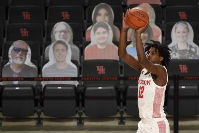 Roy Williams - College basketball begins strange season in empty arenas - clickorlando.com - state North Carolina