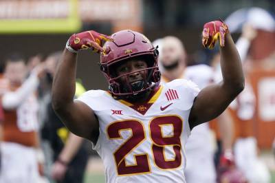 Sam Ehlinger - Hall's late TD lifts No. 15 Iowa State over No. 20 Texas - clickorlando.com - state Texas - county Hall - state Iowa - parish Cameron - Austin, state Texas