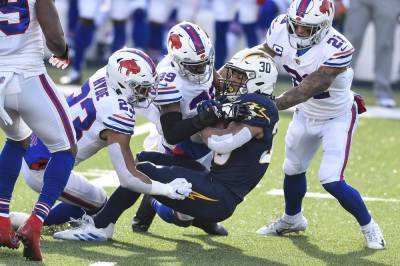 Josh Allen - Bills hang on in sloppy 27-17 win over Chargers - clickorlando.com - Los Angeles - state New York - city Los Angeles - county Park