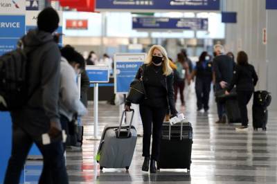 Holiday air travel surges despite dire health warnings - clickorlando.com - Usa