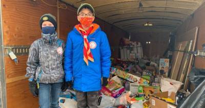 Sherwood Park - Sherwood Park Cub Scout collects more than $15K worth of toys for 630 CHED Santas Anonymous - globalnews.ca - city Santas